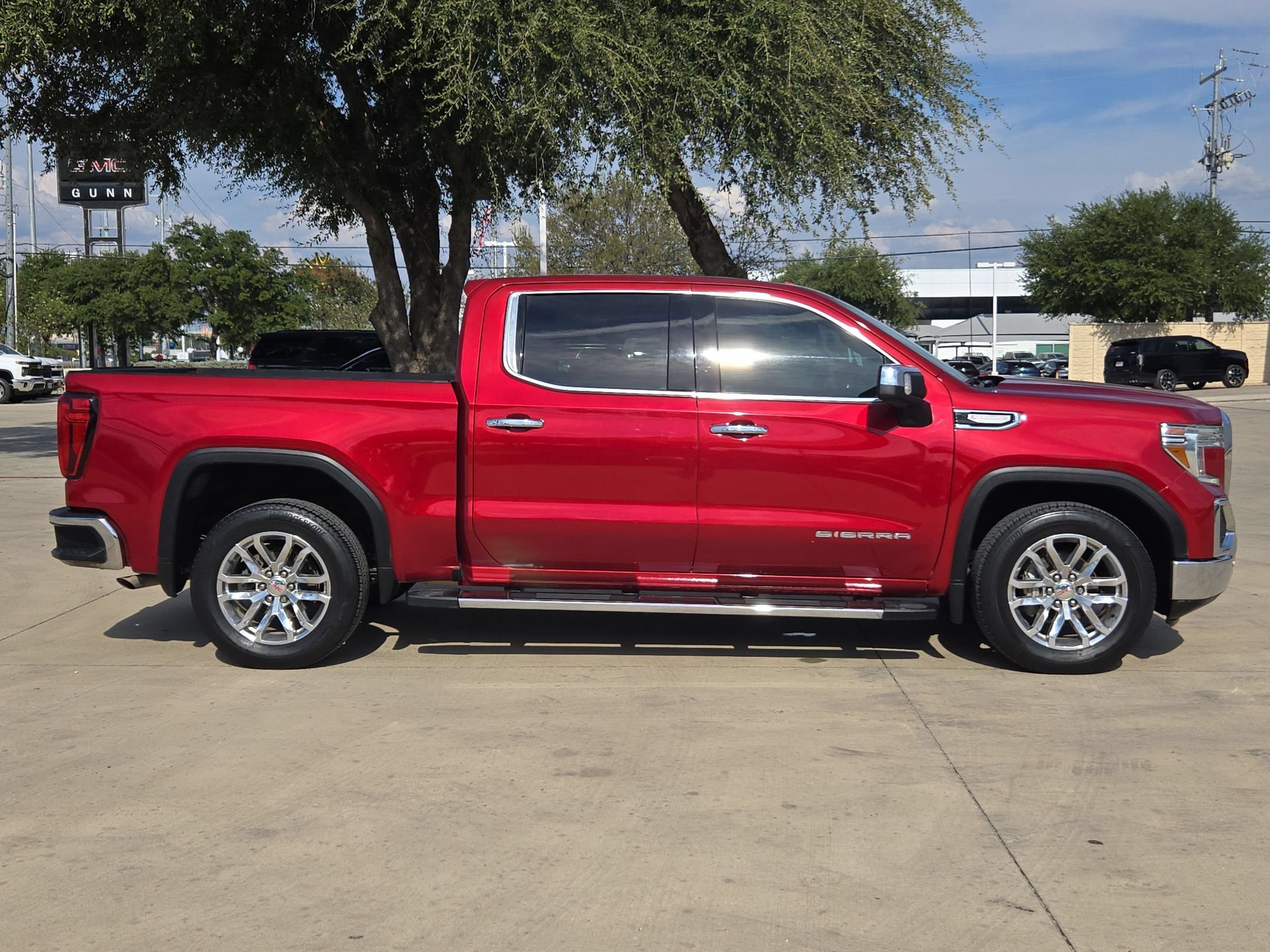 Certified 2022 GMC Sierra 1500 SLT RWD image 2