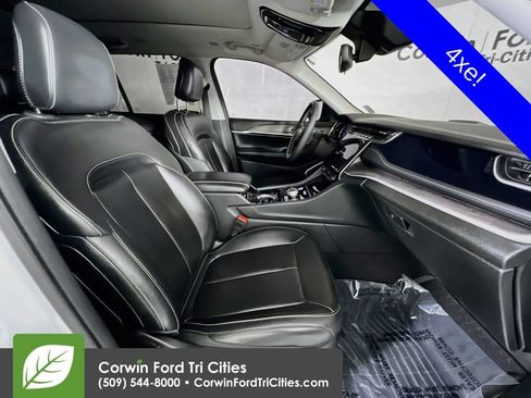 Used 2023 Jeep Grand Cherokee 4WD 4xe image 18