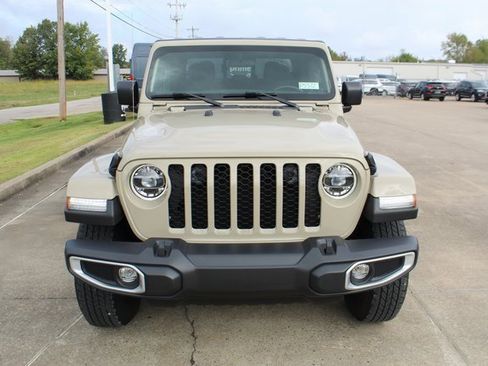 Used 2022 Jeep Gladiator Sport image 7