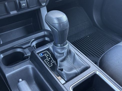 Used 2023 Toyota Tacoma SR image 9