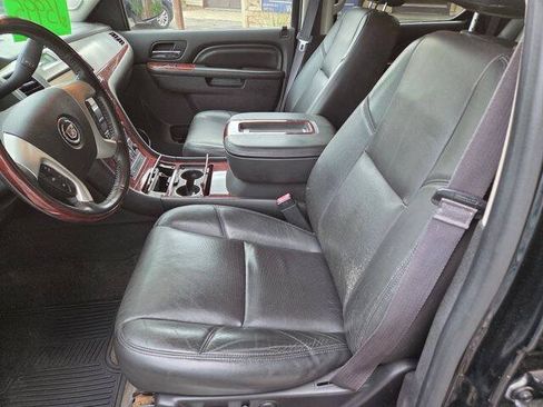 Used 2013 Cadillac Escalade Premium AWD/4WD image 18
