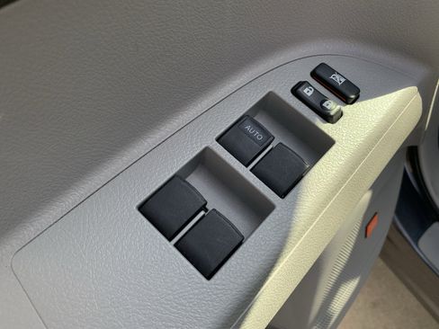 Used 2013 Toyota Highlander Limited image 15