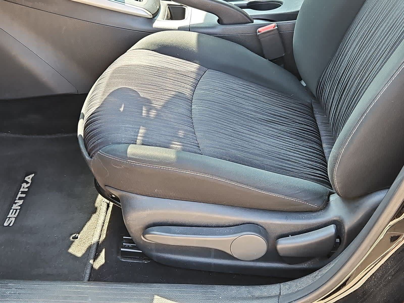 Used 2019 Nissan Sentra SV FWD image 16