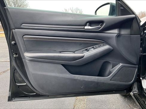 Used 2019 Nissan Altima 2.5 SR image 18