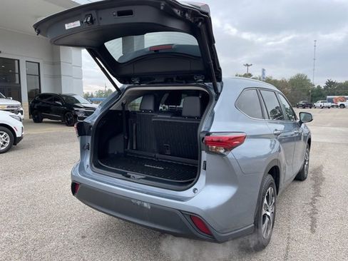 Used 2023 Toyota Highlander L image 34