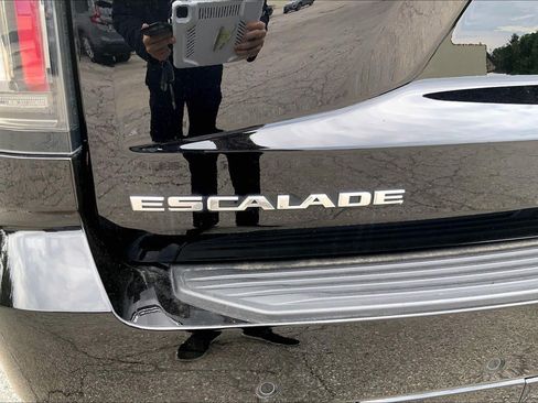 Certified 2025 Cadillac Escalade Sport Platinum AWD/4WD image 32