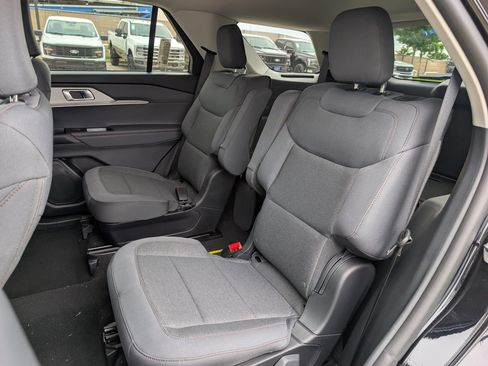 New 2026 Ford Explorer Active RWD image 24