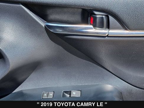 Used 2019 Toyota Camry LE FWD image 31