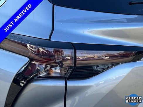 Used 2024 Toyota Sienna XLE image 10