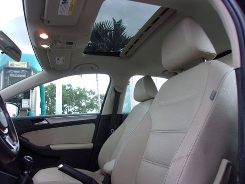 Used 2017 Volkswagen Jetta SE FWD image 19