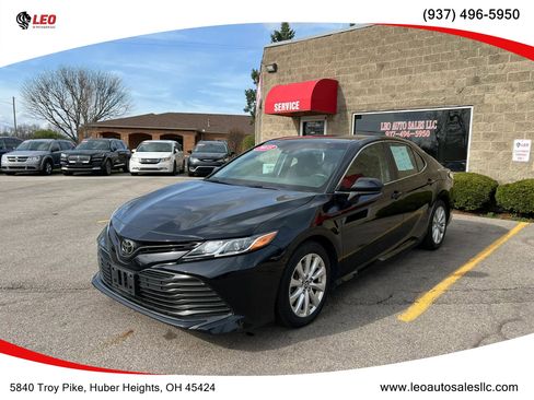 Used 2018 Toyota Camry LE image 1