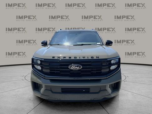 Used 2025 Ford Expedition Max Platinum w/ Stealth Appearance Package AWD/4WD image 8