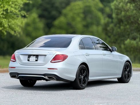Used 2019 Mercedes-Benz E 300 4MATIC image 11