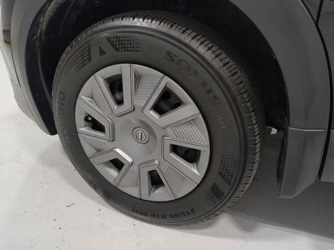 Used 2025 Nissan Kicks S FWD image 31