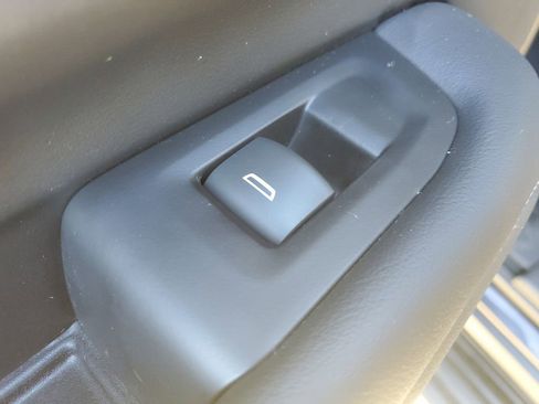 Used 2023 Chevrolet Suburban LS image 16