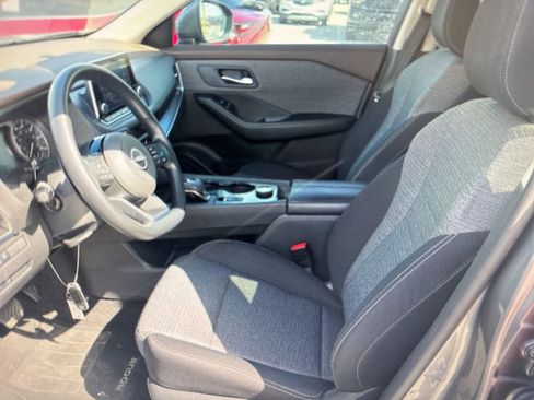 Used 2023 Nissan Rogue SV FWD image 6