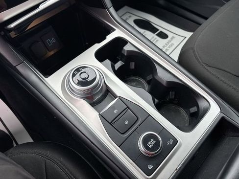 Used 2022 Ford Explorer XLT image 28