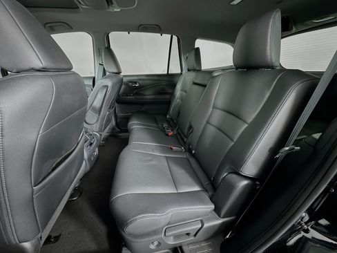 Certified 2020 Honda Pilot Touring image 25