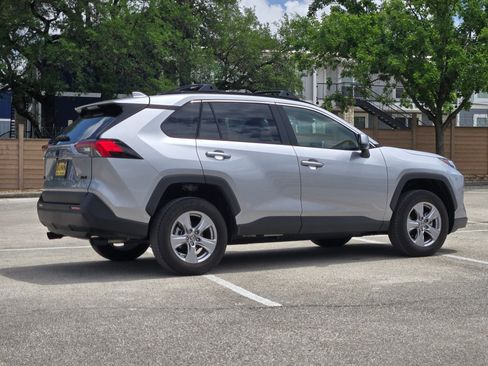 Used 2025 Toyota RAV4 XLE w/ Convenience Package image 3