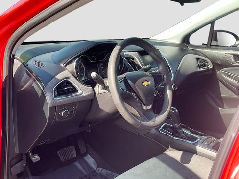 Used 2019 Chevrolet Cruze LS FWD image 9