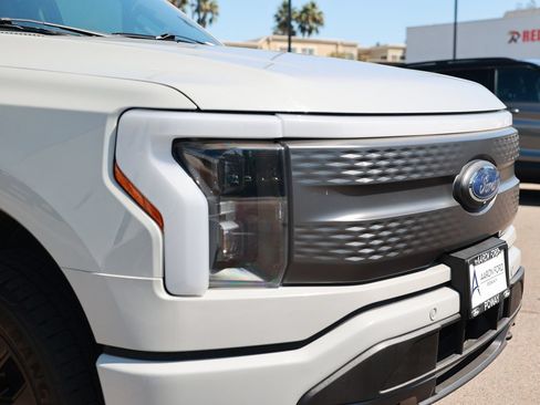 Used 2023 Ford F150 Lightning XLT AWD/4WD image 9