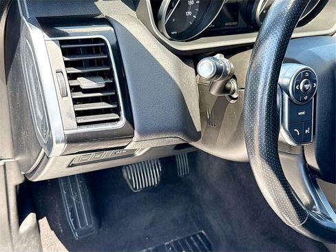 Used 2017 Land Rover Range Rover Sport HSE image 11