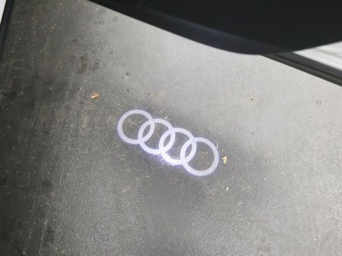 Used 2019 Audi Q8 Premium Plus w/ Premium Plus image 53