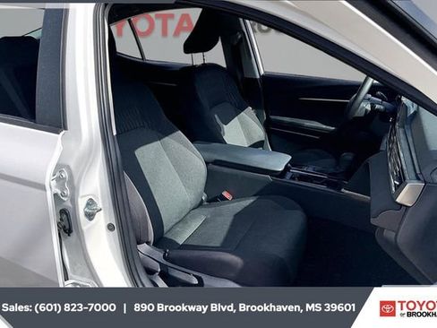 Used 2025 Toyota Camry LE image 5