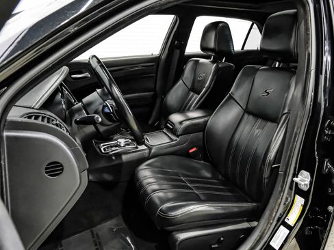 Used 2015 Chrysler 300 S w/ 300S Premium Group RWD image 44
