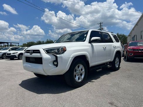 Used 2022 Toyota 4Runner SR5 Premium w/ Moonroof Package RWD image 3