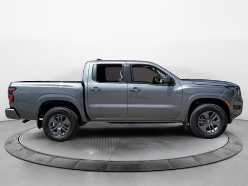 Used 2025 Nissan Frontier SV AWD/4WD image 8