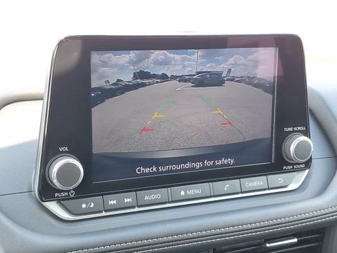 Used 2023 Nissan Rogue S AWD/4WD image 14