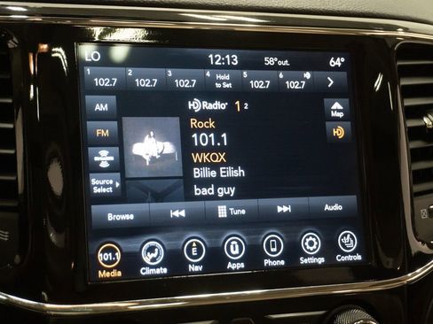 Used 2021 Jeep Grand Cherokee Limited w/ Luxury Group II image 15