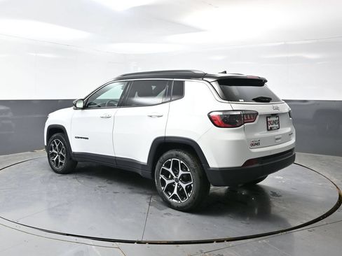 Used 2025 Jeep Compass Limited AWD/4WD image 9