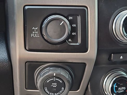 Used 2018 Ford F150 Platinum w/ Equipment Group 701A Luxury AWD/4WD image 27