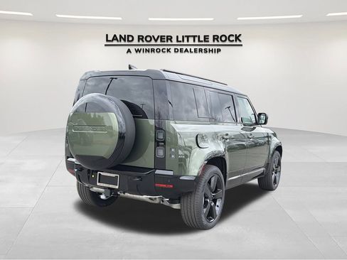 New 2026 Land Rover Defender 110 X-Dynamic SE image 2