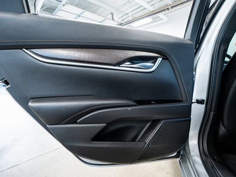 Used 2018 Cadillac XTS Luxury image 50