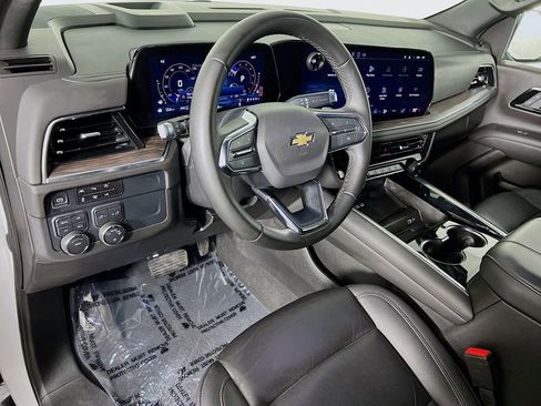 Used 2025 Chevrolet Tahoe LT image 9