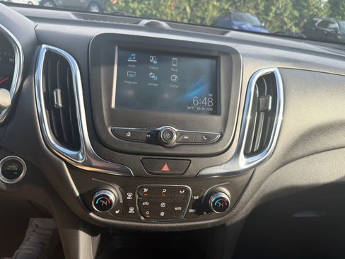 Used 2018 Chevrolet Equinox LT FWD image 11