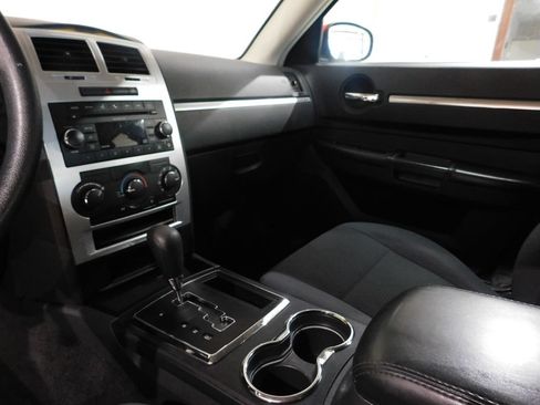 Used 2010 Dodge Charger AWD image 38
