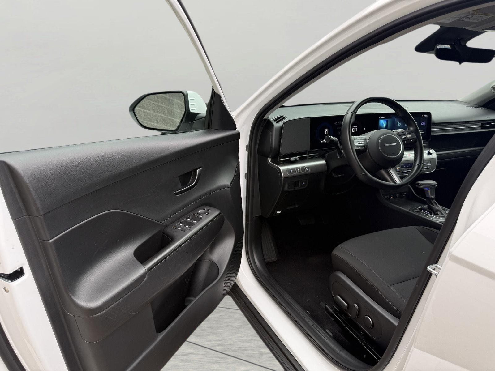 Used 2025 Hyundai Kona SEL AWD/4WD image 19