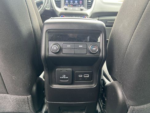 Certified 2023 GMC Acadia SLE w/ Driver Convenience Package image 21