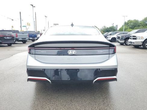 Used 2025 Hyundai Sonata SEL FWD image 5