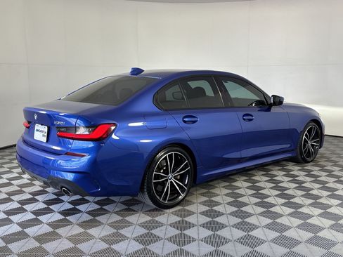Used 2020 BMW 330i Sedan w/ M Sport Package RWD image 9