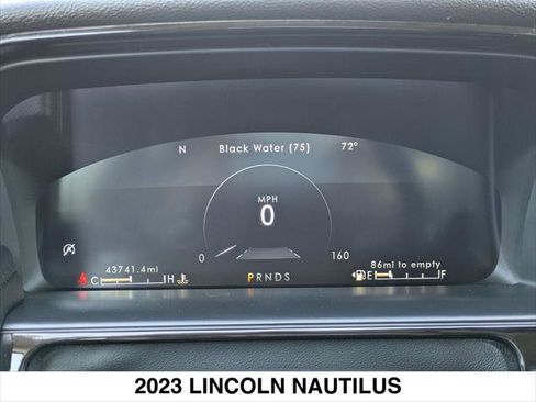 Used 2023 Lincoln Nautilus Reserve w/ Monochromatic Package image 15