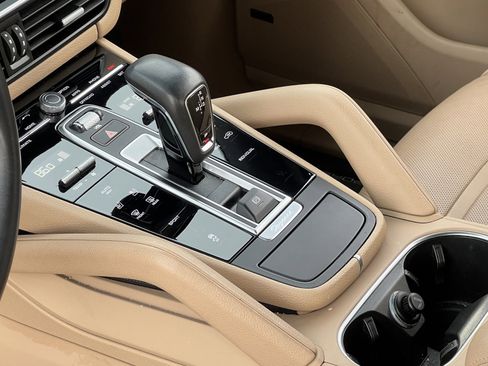 Certified 2023 Porsche Cayenne image 27