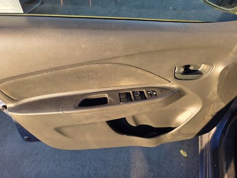 Used 2012 Toyota Yaris Sedan FWD image 6