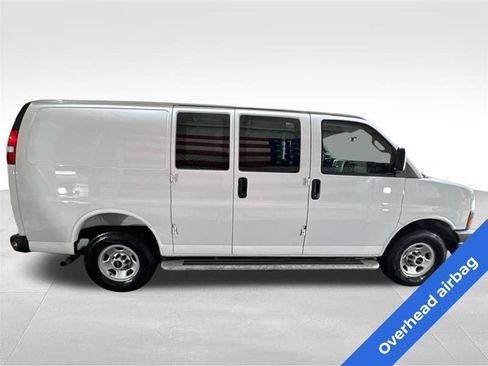 Used 2025 GMC Savana 2500 w/ Driver Convenience Package RWD image 4