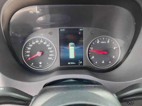 Used 2025 Mercedes-Benz Sprinter 2500 image 31