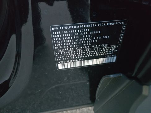 New 2025 Volkswagen Taos SEL image 33